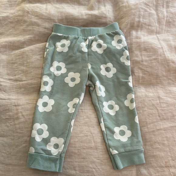 Cat & Jack matching sweatsuit, 18M - Picture 3 of 6